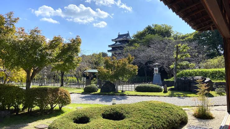 西尾城と旧近衛邸の庭園